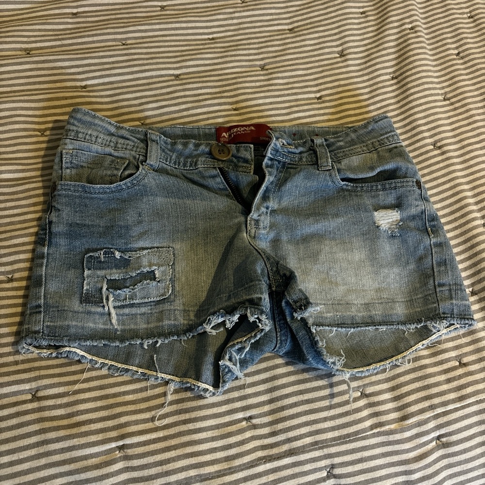 Women’s XS mid rise shortie jean shorts
